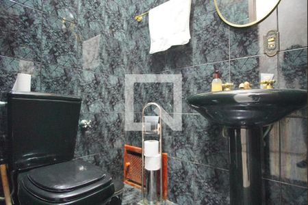 Casa à venda com 240m², 3 quartos e 2 vagasLavabo