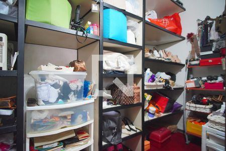 Casa à venda com 240m², 3 quartos e 2 vagasSuite 2 - Closet