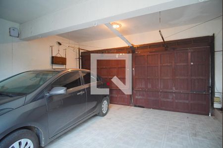 Casa à venda com 240m², 3 quartos e 2 vagasEstacionamento