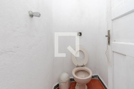 Casa à venda com 200m², 3 quartos e 2 vagas Casa à venda com 200m², 3 quartos e 2 vagasBanheiro de Serviço