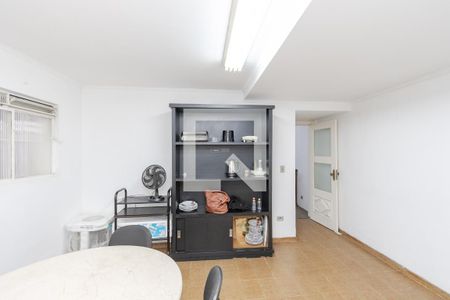 Casa à venda com 200m², 3 quartos e 2 vagas Casa à venda com 200m², 3 quartos e 2 vagasCopa