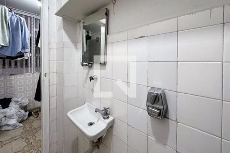 Apartamento à venda com 83m², 2 quartos e sem vaga Apartamento à venda com 83m², 2 quartos e sem vagaBanheiro de Serviço