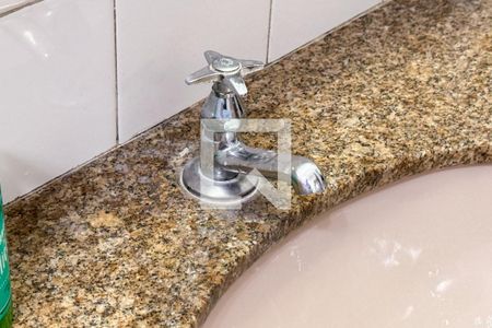 Apartamento à venda com 83m², 2 quartos e sem vaga Apartamento à venda com 83m², 2 quartos e sem vagaBanheiro