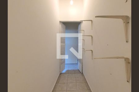 Casa à venda com 180m², 5 quartos e 2 vagas Casa à venda com 180m², 5 quartos e 2 vagasDispensa