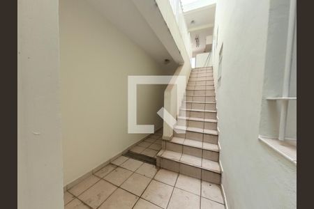 Casa à venda com 180m², 5 quartos e 2 vagas Casa à venda com 180m², 5 quartos e 2 vagasQuintal - Escadas