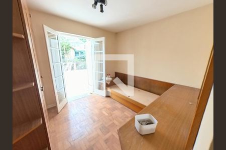 Casa à venda com 180m², 5 quartos e 2 vagas Casa à venda com 180m², 5 quartos e 2 vagasQuarto 3