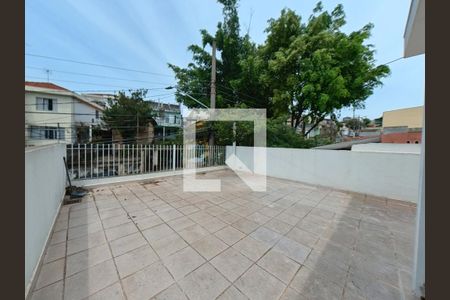 Casa à venda com 180m², 5 quartos e 2 vagas Casa à venda com 180m², 5 quartos e 2 vagasVaranda