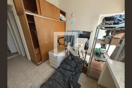 Casa à venda com 180m², 5 quartos e 2 vagas Casa à venda com 180m², 5 quartos e 2 vagasEscritório