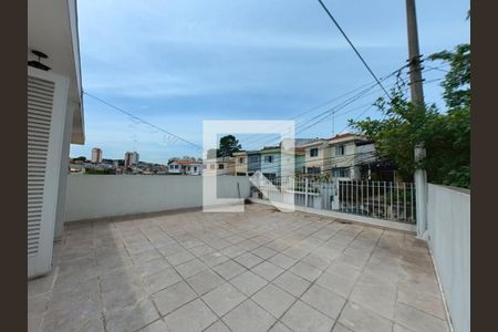 Casa à venda com 180m², 5 quartos e 2 vagas Casa à venda com 180m², 5 quartos e 2 vagasVaranda