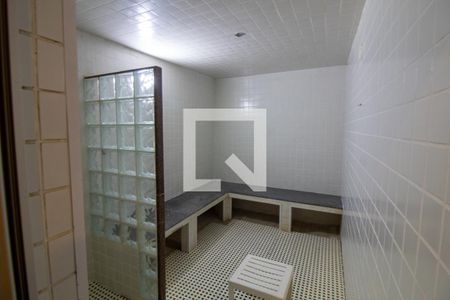 Apartamento à venda com 190m², 3 quartos e 3 vagas Apartamento à venda com 190m², 3 quartos e 3 vagasÁrea comum - Sauna úmida