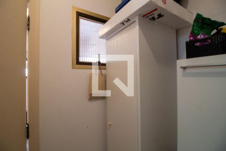 Apartamento à venda com 190m², 3 quartos e 3 vagas Apartamento à venda com 190m², 3 quartos e 3 vagasQuarto de Serviço