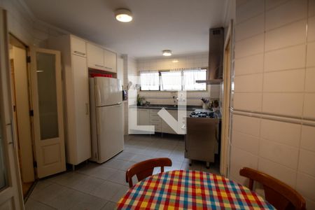 Apartamento à venda com 190m², 3 quartos e 3 vagas Apartamento à venda com 190m², 3 quartos e 3 vagasCozinha