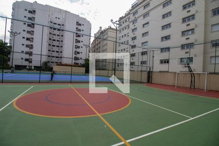 Apartamento à venda com 190m², 3 quartos e 3 vagas Apartamento à venda com 190m², 3 quartos e 3 vagasÁrea comum - Quadra