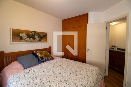 Apartamento à venda com 190m², 3 quartos e 3 vagas Apartamento à venda com 190m², 3 quartos e 3 vagasSuíte 2