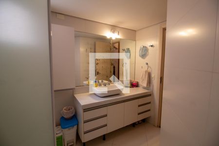 Apartamento à venda com 190m², 3 quartos e 3 vagas Apartamento à venda com 190m², 3 quartos e 3 vagasBanheiro da Suíte 3
