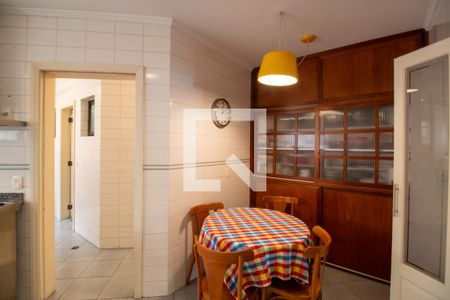 Apartamento à venda com 190m², 3 quartos e 3 vagas Apartamento à venda com 190m², 3 quartos e 3 vagasCozinha