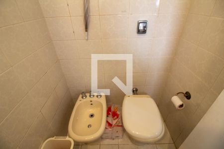 Apartamento à venda com 190m², 3 quartos e 3 vagas Apartamento à venda com 190m², 3 quartos e 3 vagasBanheiro da Suíte 1
