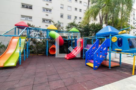 Apartamento à venda com 190m², 3 quartos e 3 vagas Apartamento à venda com 190m², 3 quartos e 3 vagasÁrea comum - Playground
