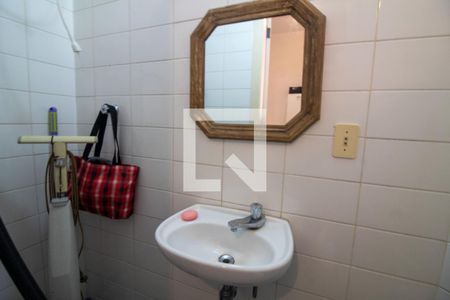 Apartamento à venda com 190m², 3 quartos e 3 vagas Apartamento à venda com 190m², 3 quartos e 3 vagasBanheiro de Serviço