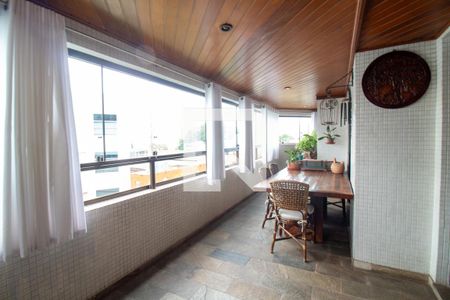 Apartamento à venda com 190m², 3 quartos e 3 vagas Apartamento à venda com 190m², 3 quartos e 3 vagasÁrea comum