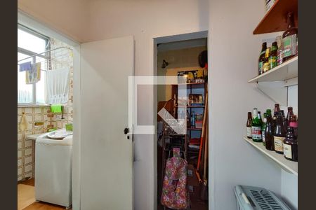 Apartamento à venda com 98m², 3 quartos e 2 vagas Apartamento à venda com 98m², 3 quartos e 2 vagasQuarto de Serviço