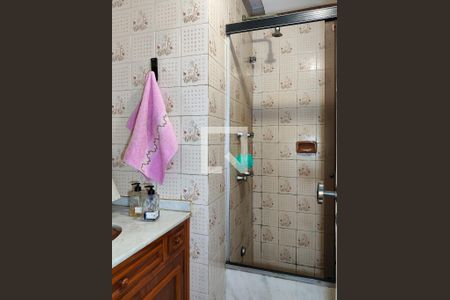 Apartamento à venda com 98m², 3 quartos e 2 vagas Apartamento à venda com 98m², 3 quartos e 2 vagasBanheiro Corredor