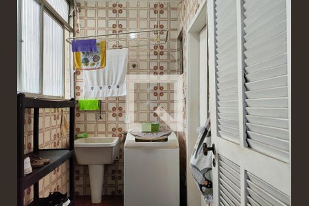 Apartamento à venda com 98m², 3 quartos e 2 vagas Apartamento à venda com 98m², 3 quartos e 2 vagasÁrea de Serviço