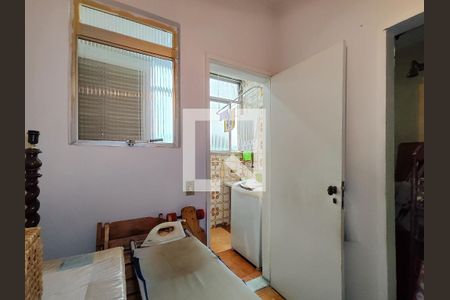 Apartamento à venda com 98m², 3 quartos e 2 vagas Apartamento à venda com 98m², 3 quartos e 2 vagasQuarto de Serviço