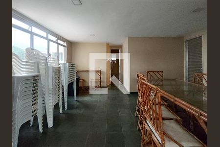 Apartamento à venda com 98m², 3 quartos e 2 vagas Apartamento à venda com 98m², 3 quartos e 2 vagasÁrea comum - Salão de festas