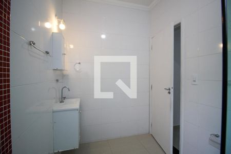 Banheiro da Suíte de casa de condomínio para alugar com 2 quartos, 70m² em Jardim Maria Eugenia, Sorocaba