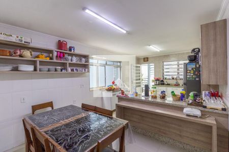 Casa à venda com 175m², 5 quartos e 2 vagas Casa à venda com 175m², 5 quartos e 2 vagasCozinha