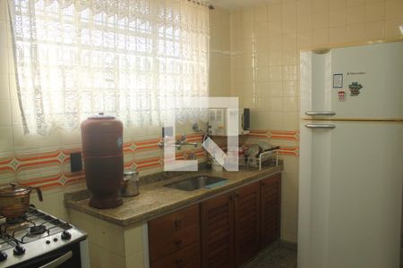 Casa à venda com 156m², 3 quartos e 2 vagasCozinha