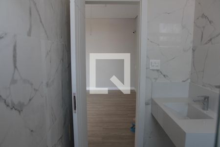 Casa à venda com 360m², 5 quartos e 4 vagasbanheiro da suite 04