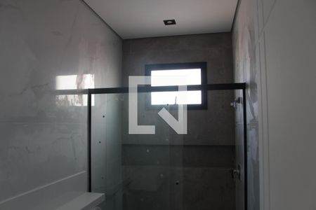 Casa à venda com 360m², 5 quartos e 4 vagasbanheiro da suite 01