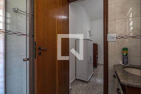 Casa à venda com 220m², 3 quartos e 3 vagas Casa à venda com 220m², 3 quartos e 3 vagasBanheiro suíte