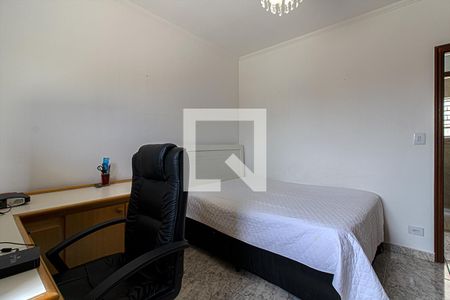 Casa à venda com 220m², 3 quartos e 3 vagas Casa à venda com 220m², 3 quartos e 3 vagasQuarto