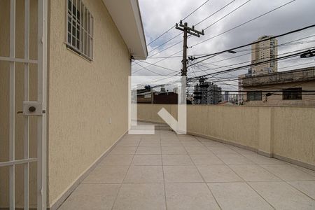 Casa à venda com 220m², 3 quartos e 3 vagas Casa à venda com 220m², 3 quartos e 3 vagasTerraço