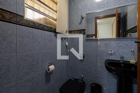 Casa à venda com 220m², 3 quartos e 3 vagas Casa à venda com 220m², 3 quartos e 3 vagasLavabo