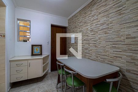 Casa à venda com 220m², 3 quartos e 3 vagas Casa à venda com 220m², 3 quartos e 3 vagasCopa