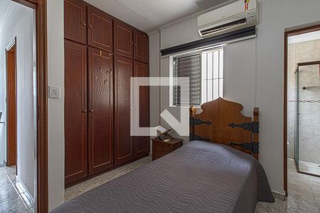 Casa à venda com 220m², 3 quartos e 3 vagas Casa à venda com 220m², 3 quartos e 3 vagasSuíte