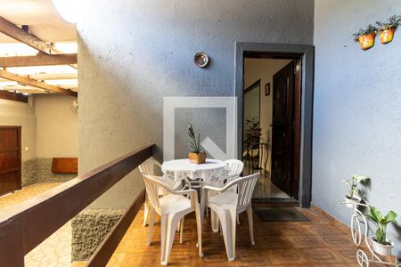Casa à venda com 155m², 3 quartos e 2 vagas Casa à venda com 155m², 3 quartos e 2 vagasEntrada