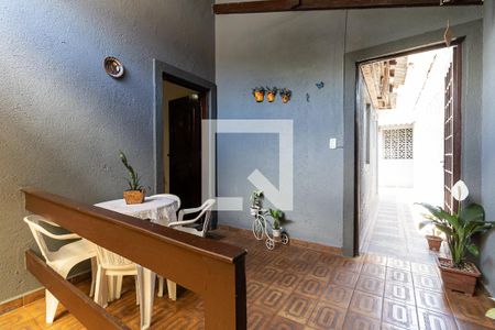 Casa à venda com 155m², 3 quartos e 2 vagas Casa à venda com 155m², 3 quartos e 2 vagasEntrada