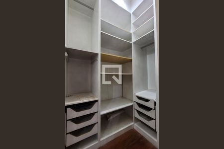 Casa à venda com 188m², 3 quartos e 3 vagasCloset