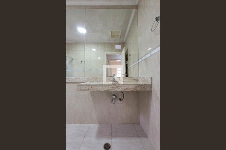 Casa à venda com 188m², 3 quartos e 3 vagasBanheiro