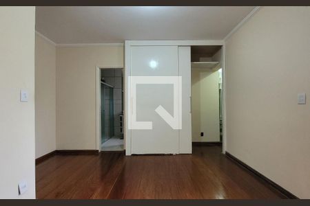 Casa à venda com 188m², 3 quartos e 3 vagasSuíte