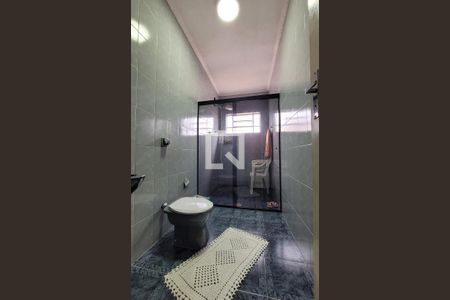 Casa à venda com 208m², 3 quartos e 3 vagas Casa à venda com 208m², 3 quartos e 3 vagasBanheiro