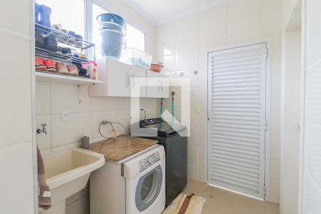 Casa à venda com 270m², 3 quartos e 4 vagas Casa à venda com 270m², 3 quartos e 4 vagasCozinha e Área de Serviço