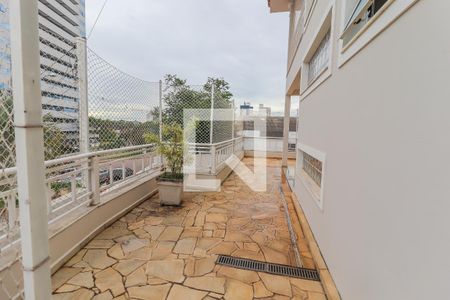 Casa à venda com 270m², 3 quartos e 4 vagas Casa à venda com 270m², 3 quartos e 4 vagasQuintal