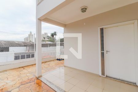 Casa à venda com 270m², 3 quartos e 4 vagas Casa à venda com 270m², 3 quartos e 4 vagasQuintal