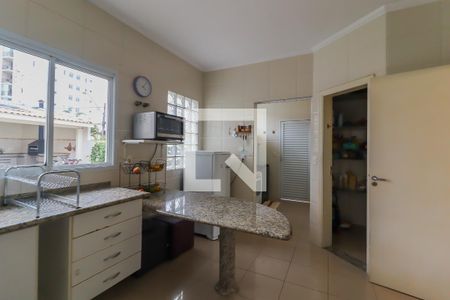 Casa à venda com 270m², 3 quartos e 4 vagas Casa à venda com 270m², 3 quartos e 4 vagasCozinha e Área de Serviço